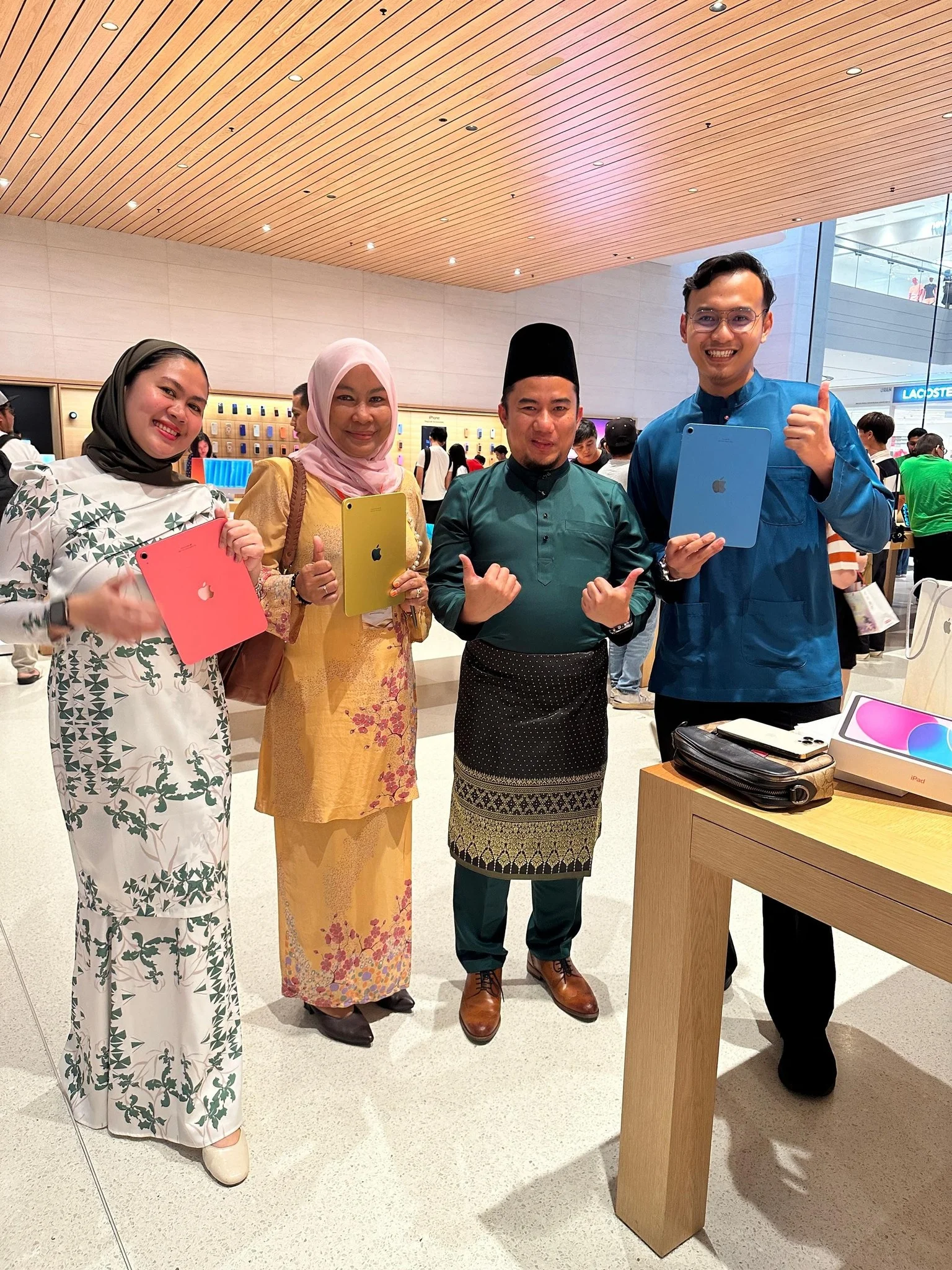 Dapat hadiah iPad dari mentor