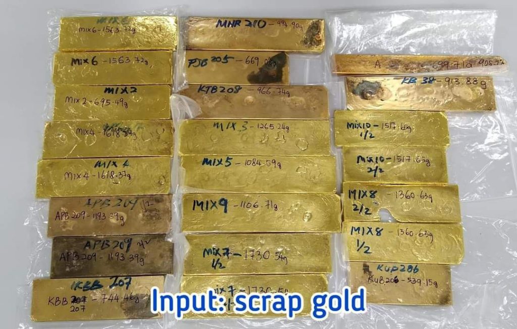 Scrap gold atau emas emas terpakai yang akan ditambahbaik