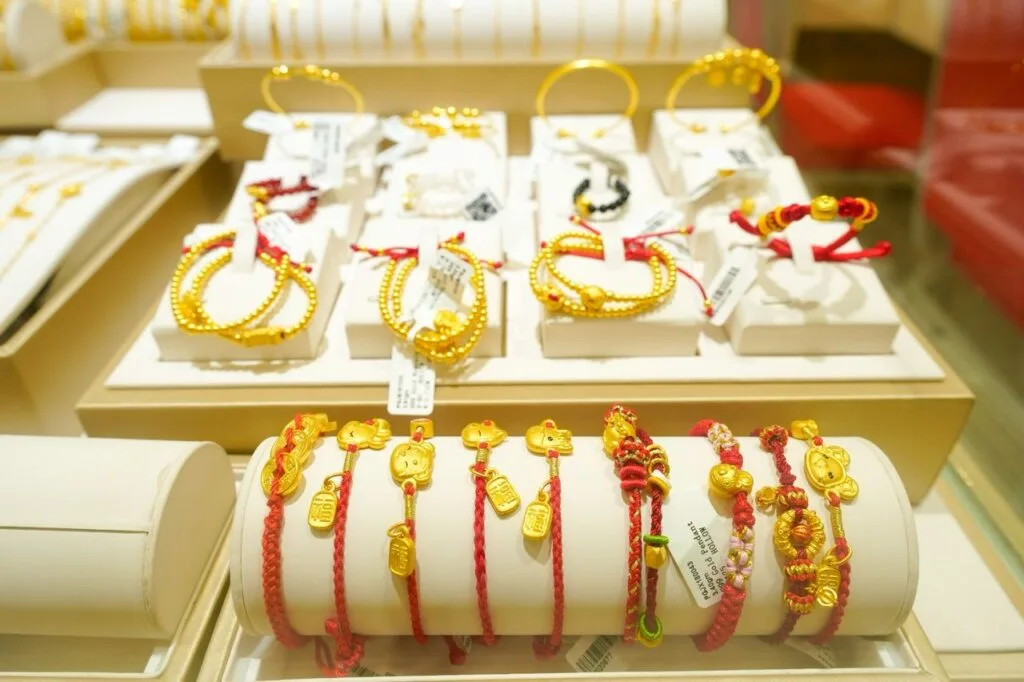 Emas 18k Boleh Gadai: PG Jewel offer banyak design barang kemas yang sangat exclusive!