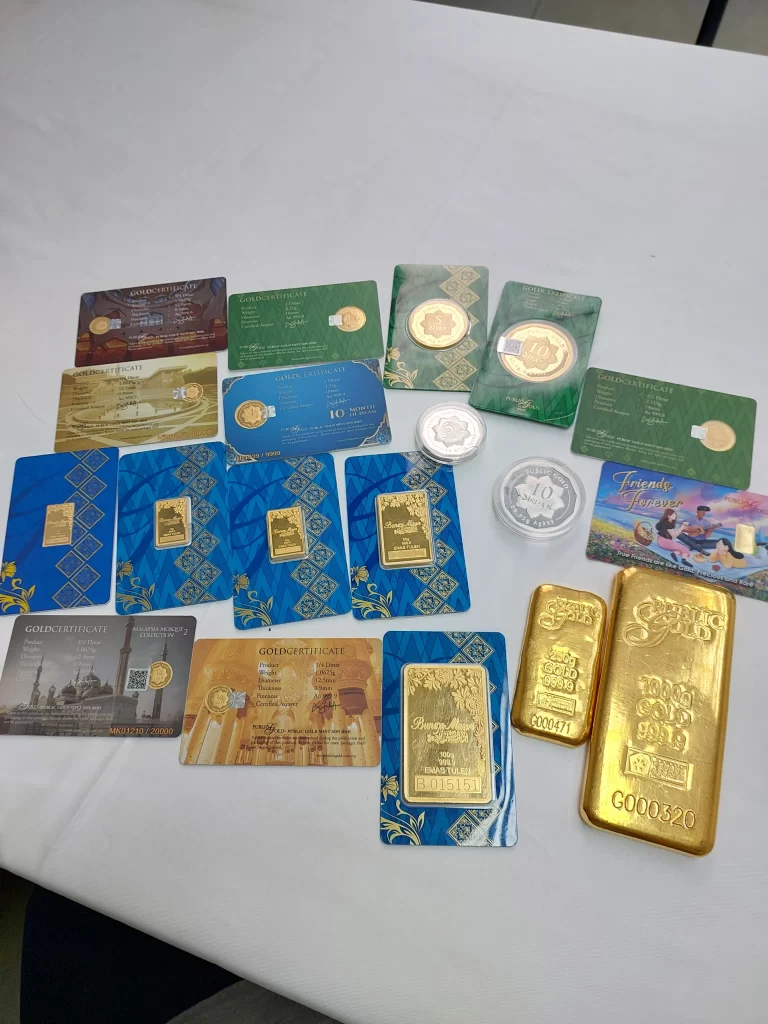 Testimoni klien: emas dan perak